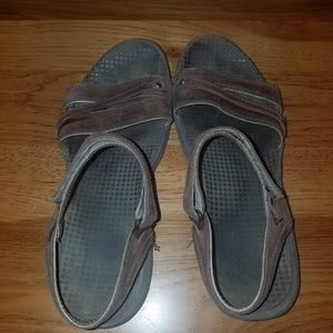 Women's Merrell sandals size 7